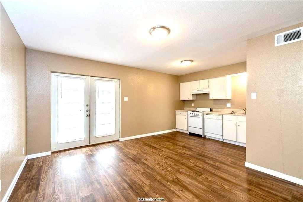 3900 Old College Rd #2 - Photo 7 of 11