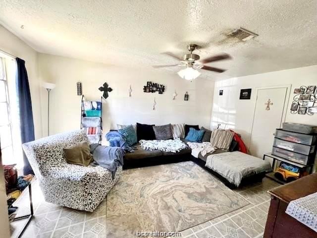 701 Llano Pl - Photo 2 of 9
