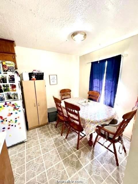 701 Llano Pl - Photo 4 of 9