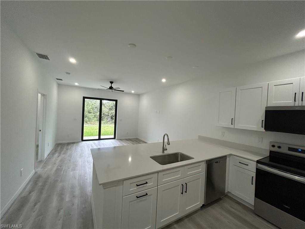 455 Bell Blvd S #1 - Photo 3 of 19