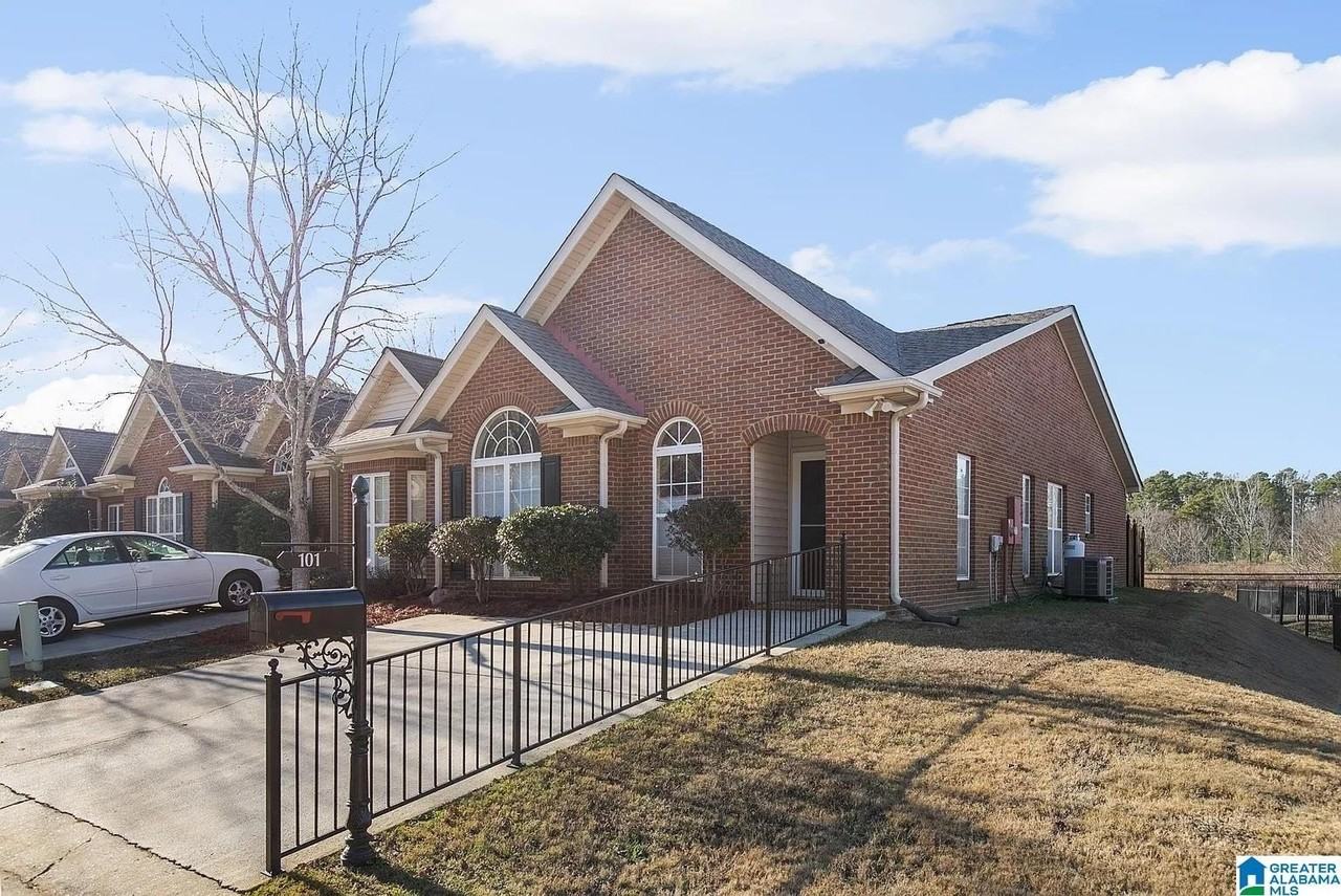101 Hayesbury Ln - Photo 2 of 15