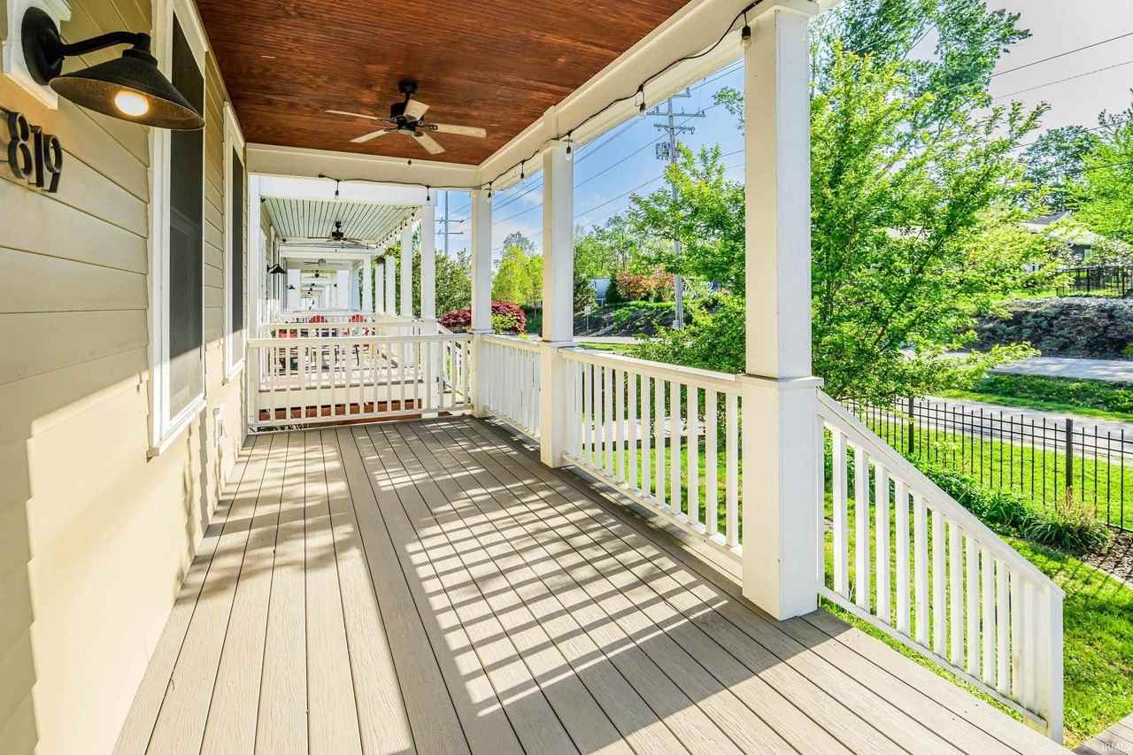 819 S Morton St - Photo 4 of 33