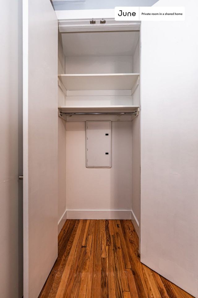 886 Jefferson Ave #B - Photo 4 of 10