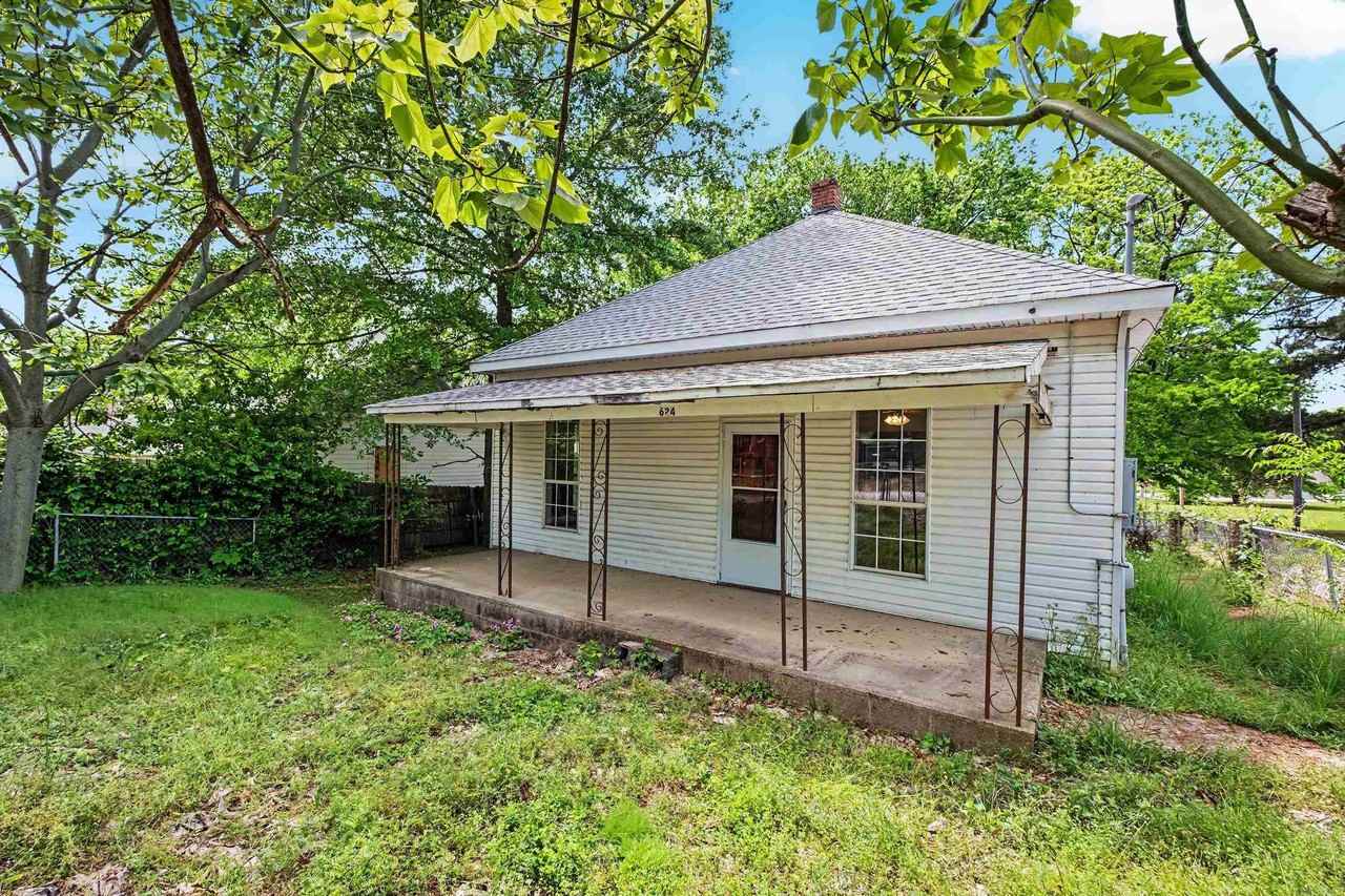 624 Denton - Photo 2 of 29