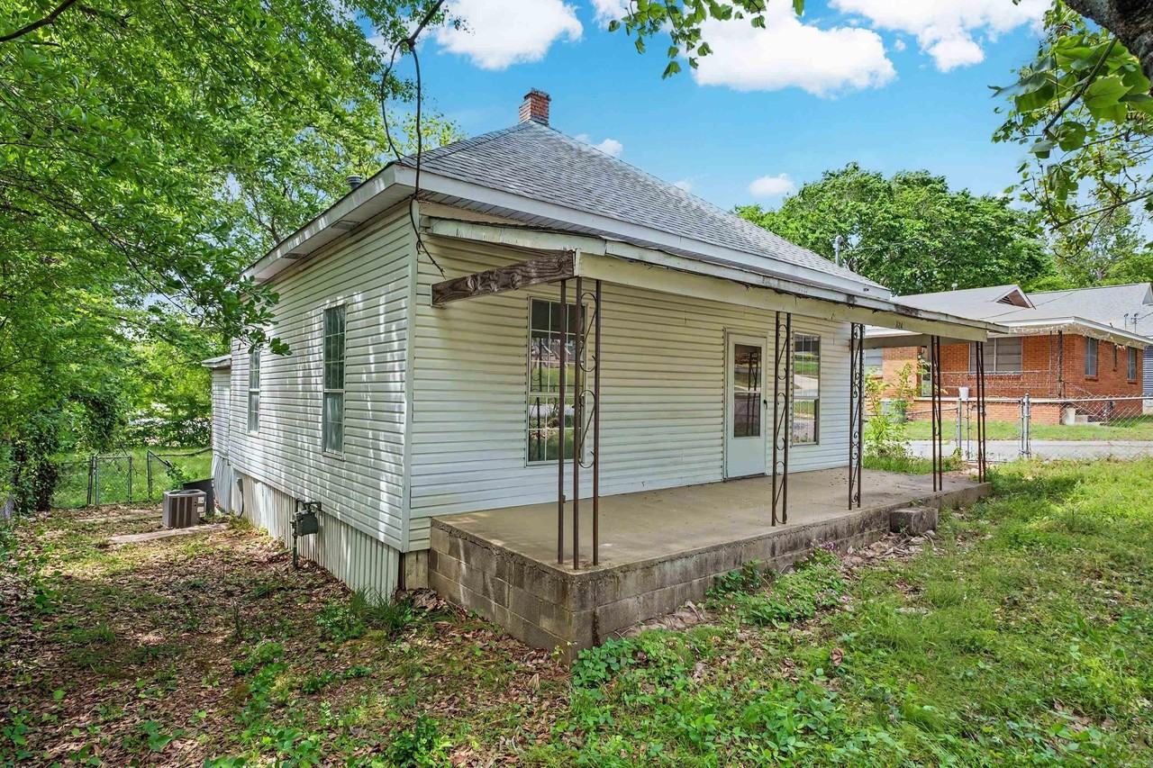 624 Denton - Photo 3 of 29