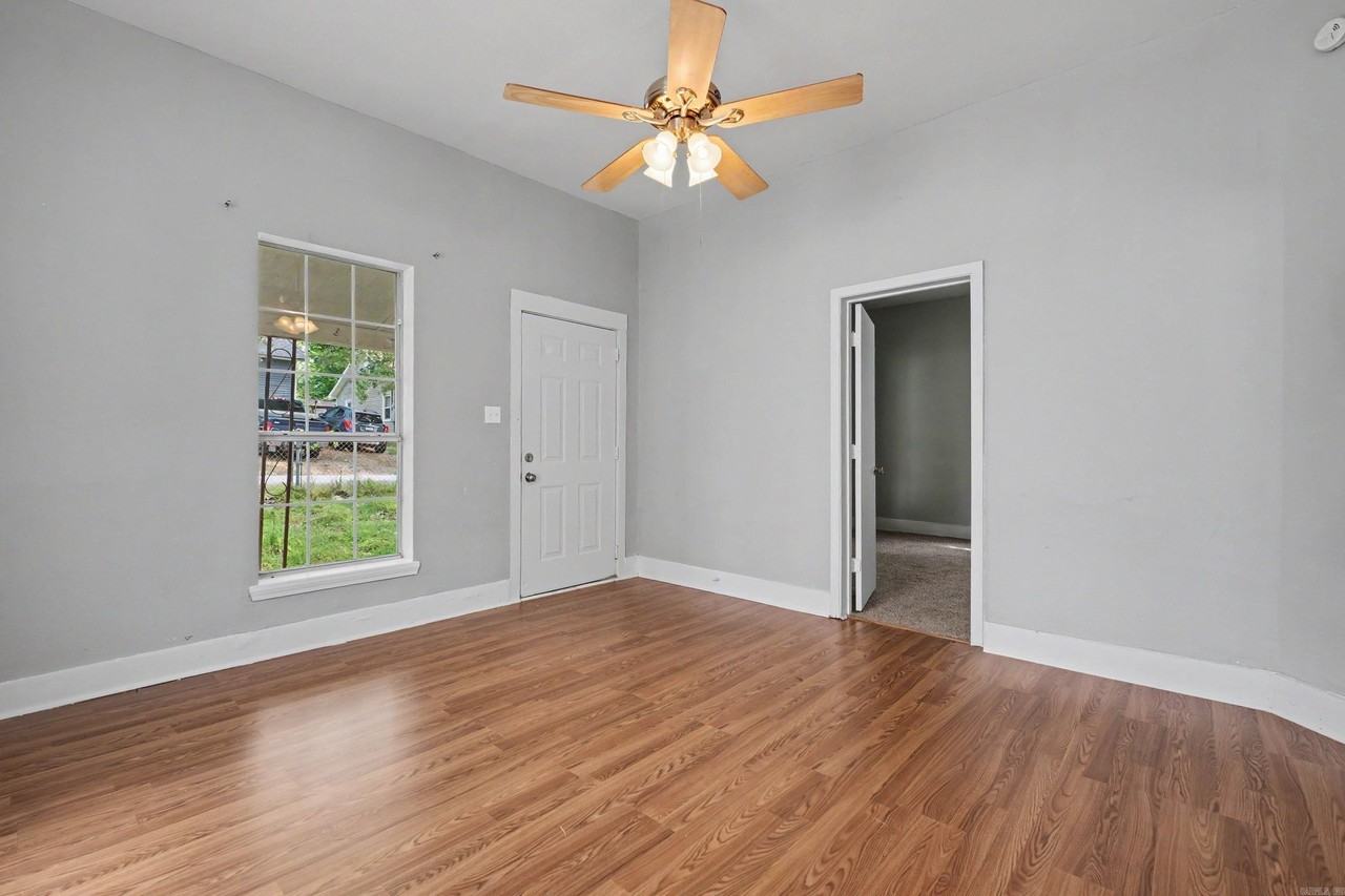 624 Denton - Photo 6 of 29