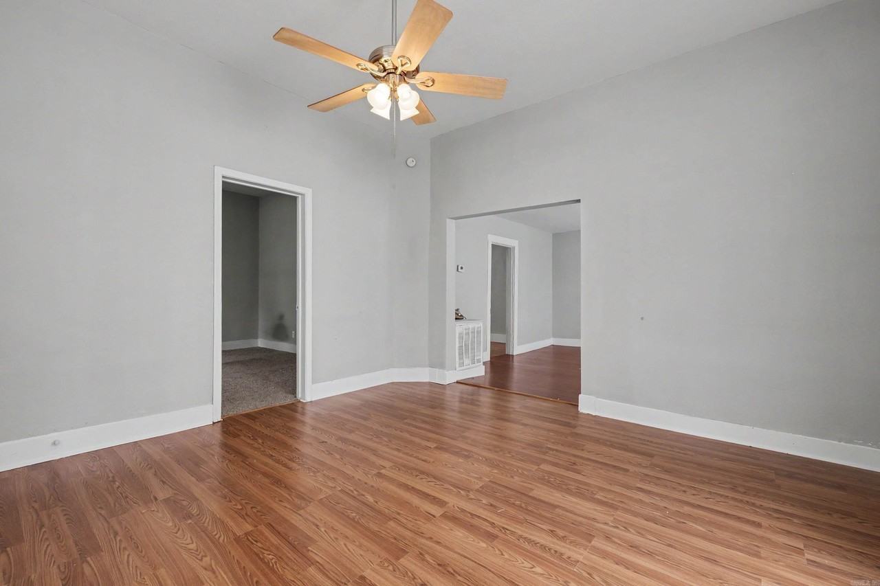624 Denton - Photo 7 of 29