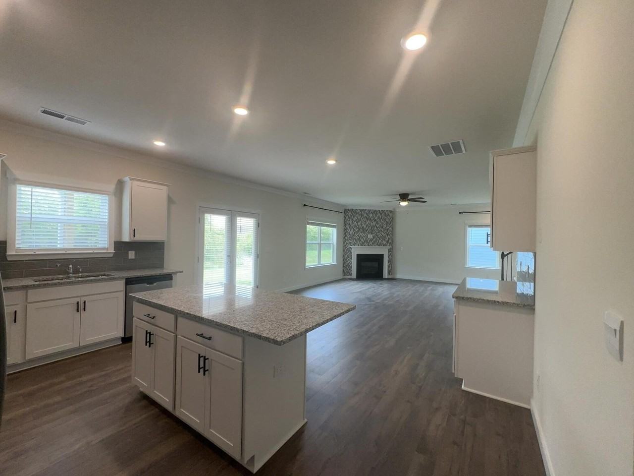10811 Upland Dr - Photo 4 of 35