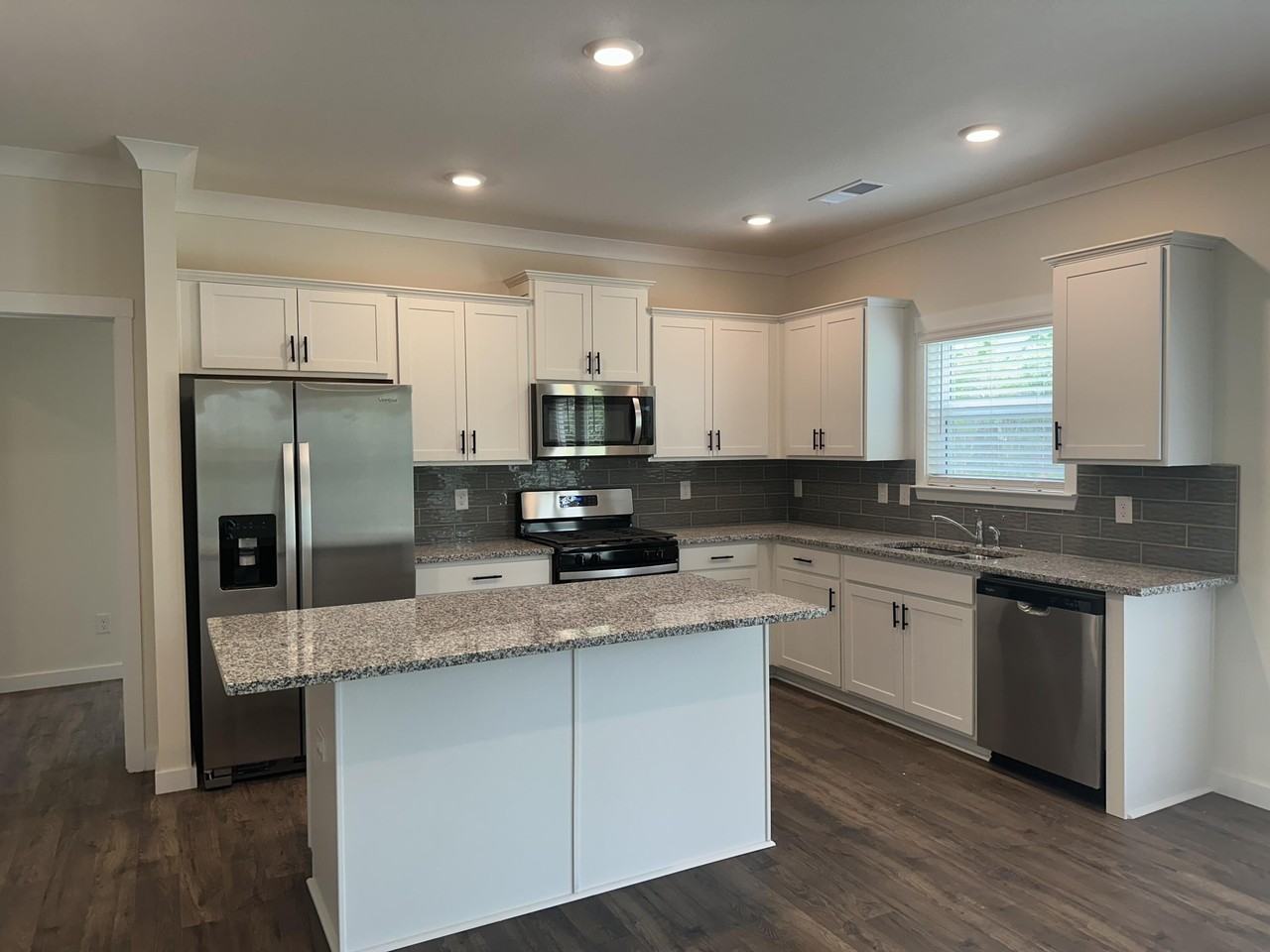 10811 Upland Dr - Photo 5 of 35