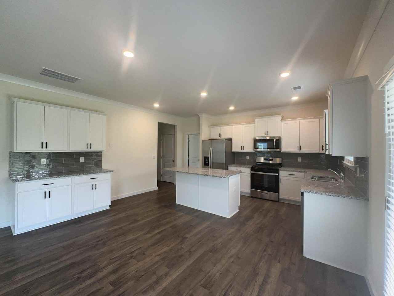 10811 Upland Dr - Photo 7 of 35