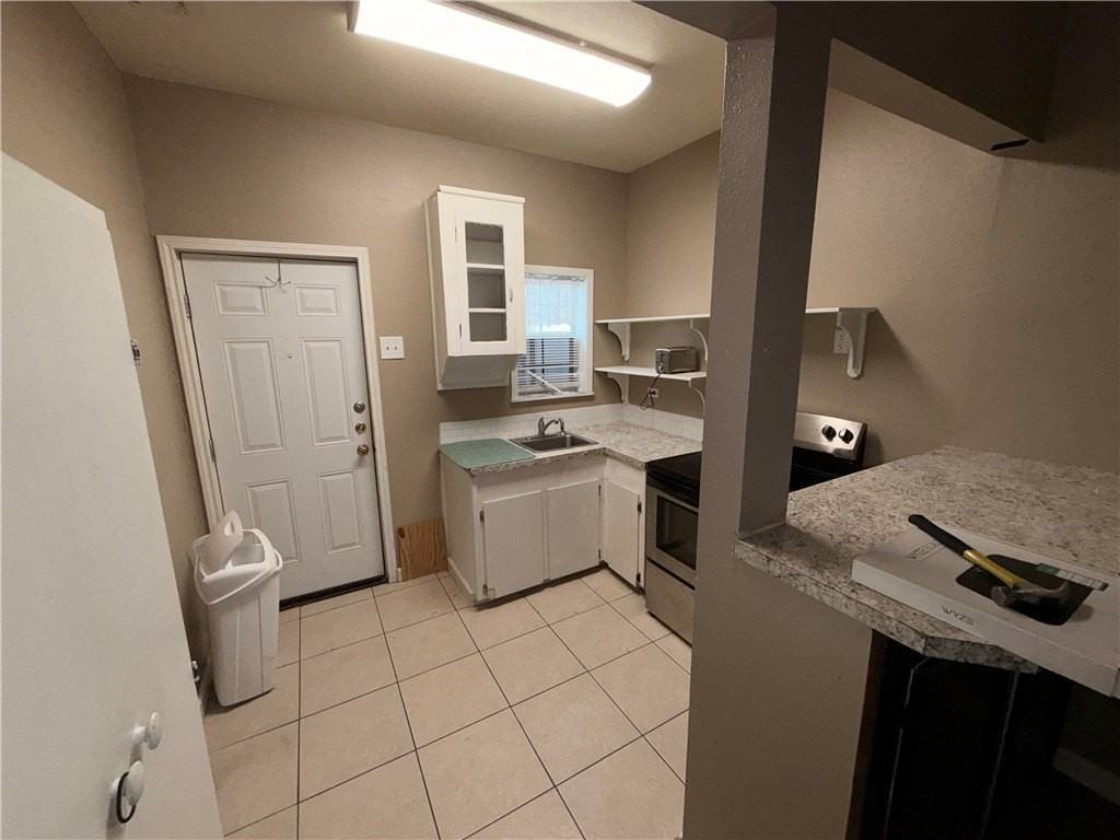 426 Palmero St - Photo 2 of 15