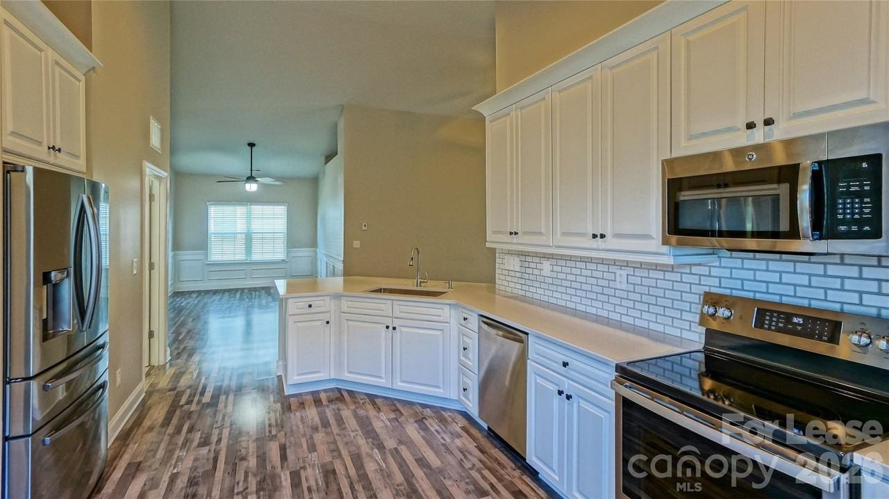 108 Bunker Hill Ln - Photo 2 of 18