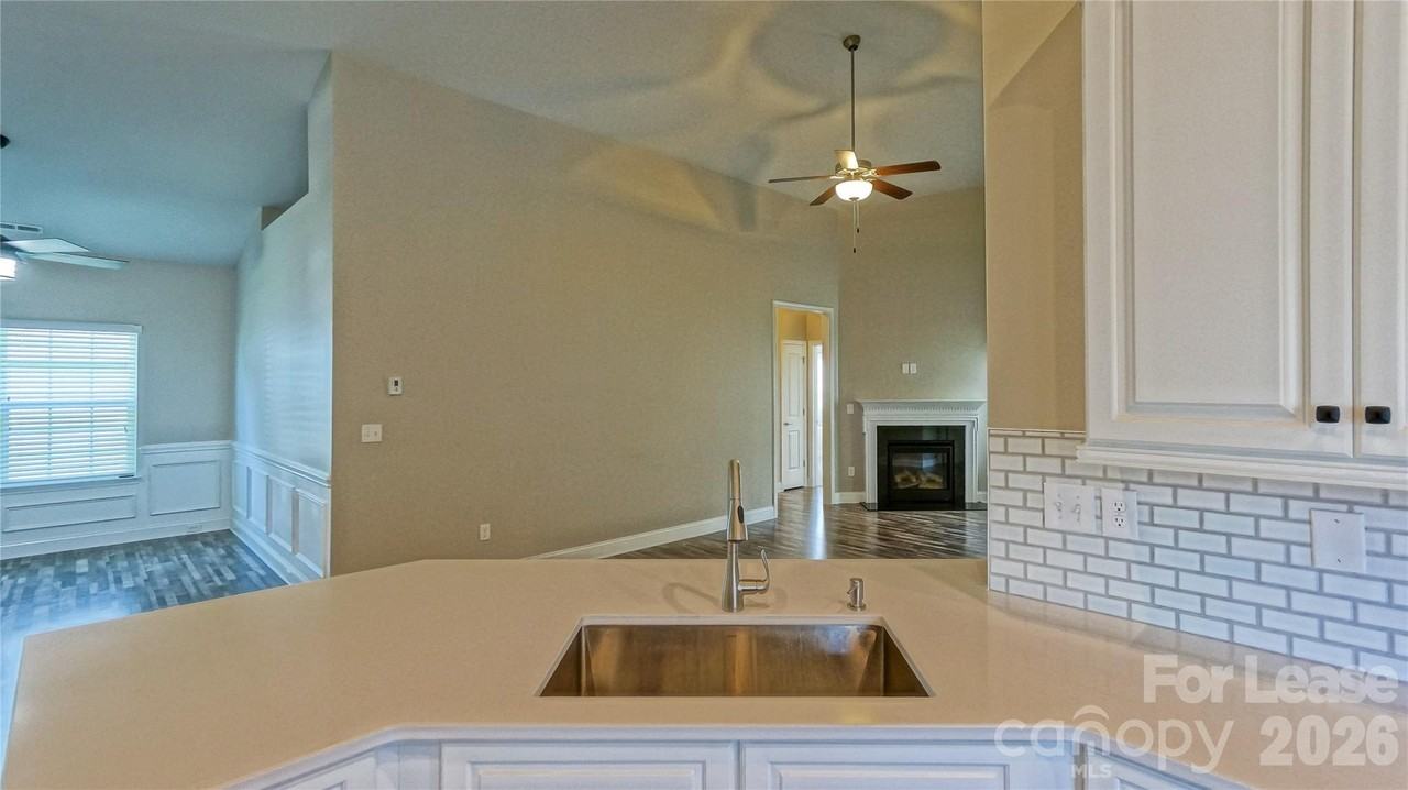 108 Bunker Hill Ln - Photo 5 of 18