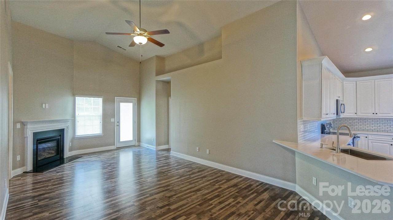 108 Bunker Hill Ln - Photo 7 of 18