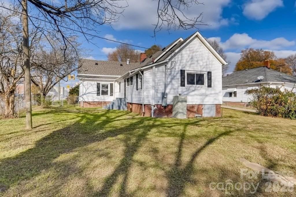 503 N Church St - Photo 2 of 17