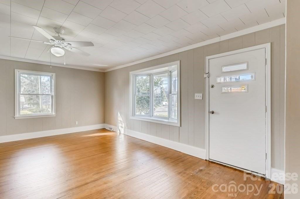 503 N Church St - Photo 3 of 17