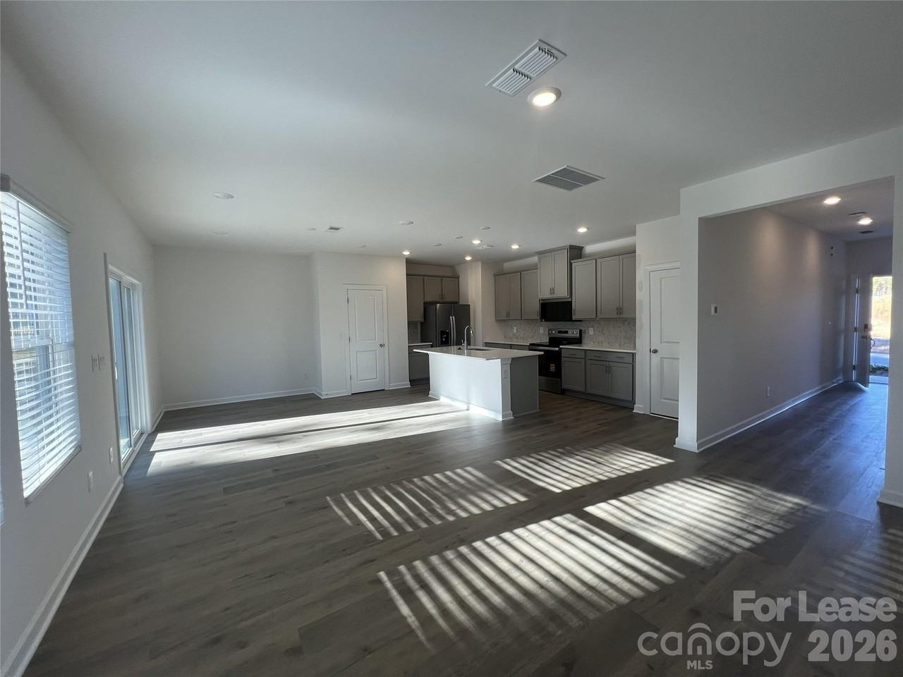 1500 31st St Ne - Photo 3 of 17