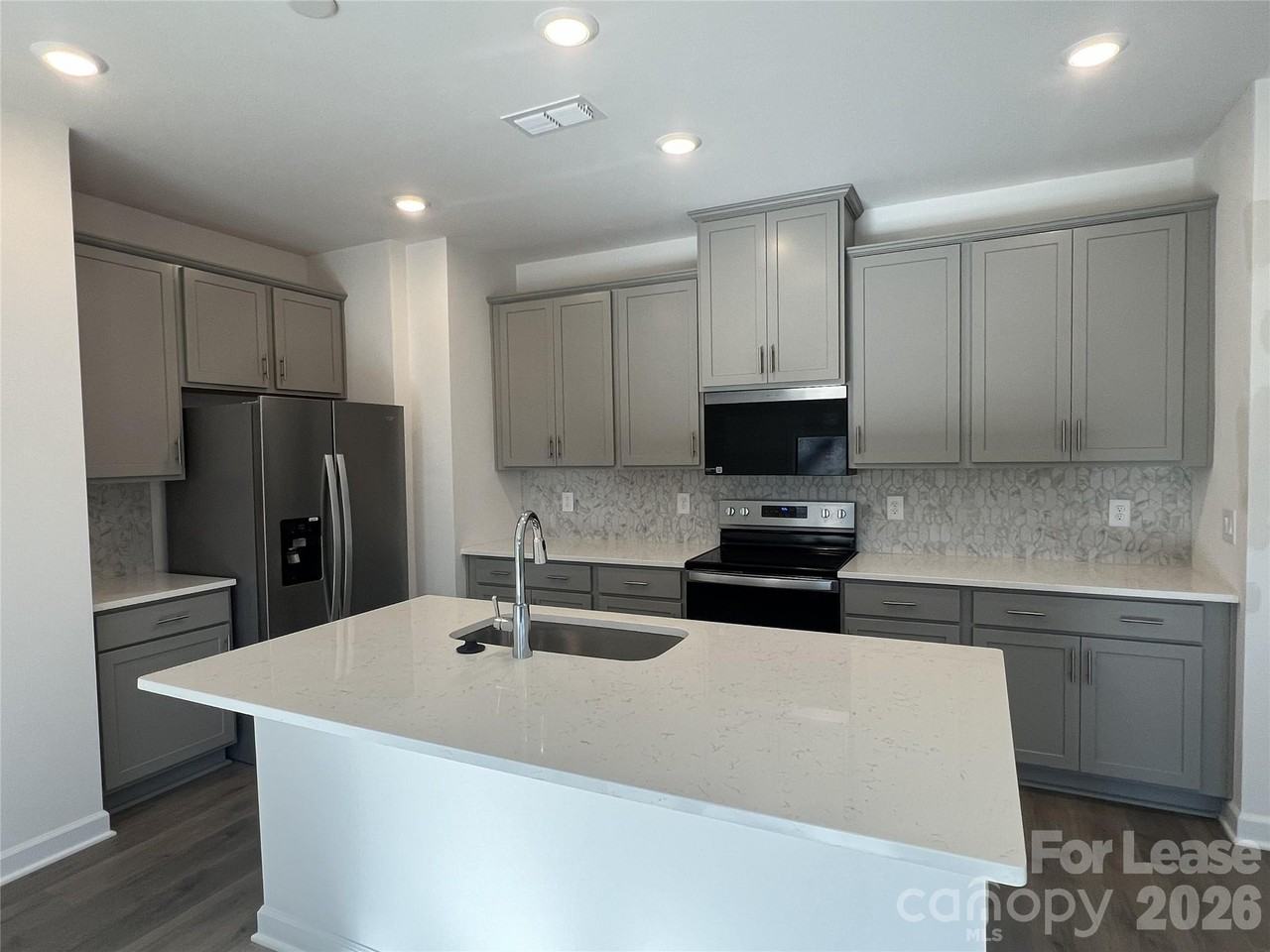 1500 31st St Ne - Photo 4 of 17