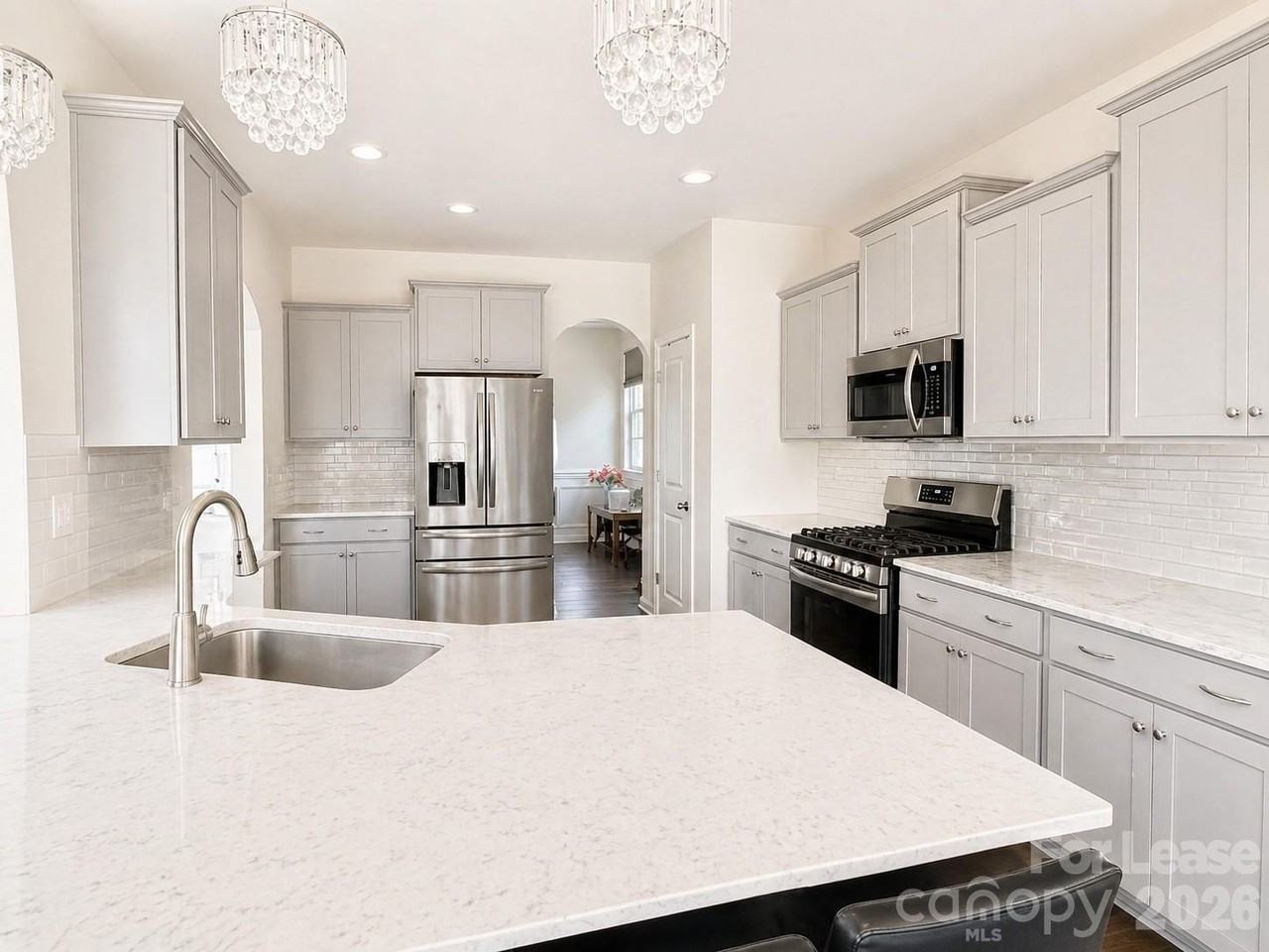 123 Dubois Dr - Photo 5 of 24