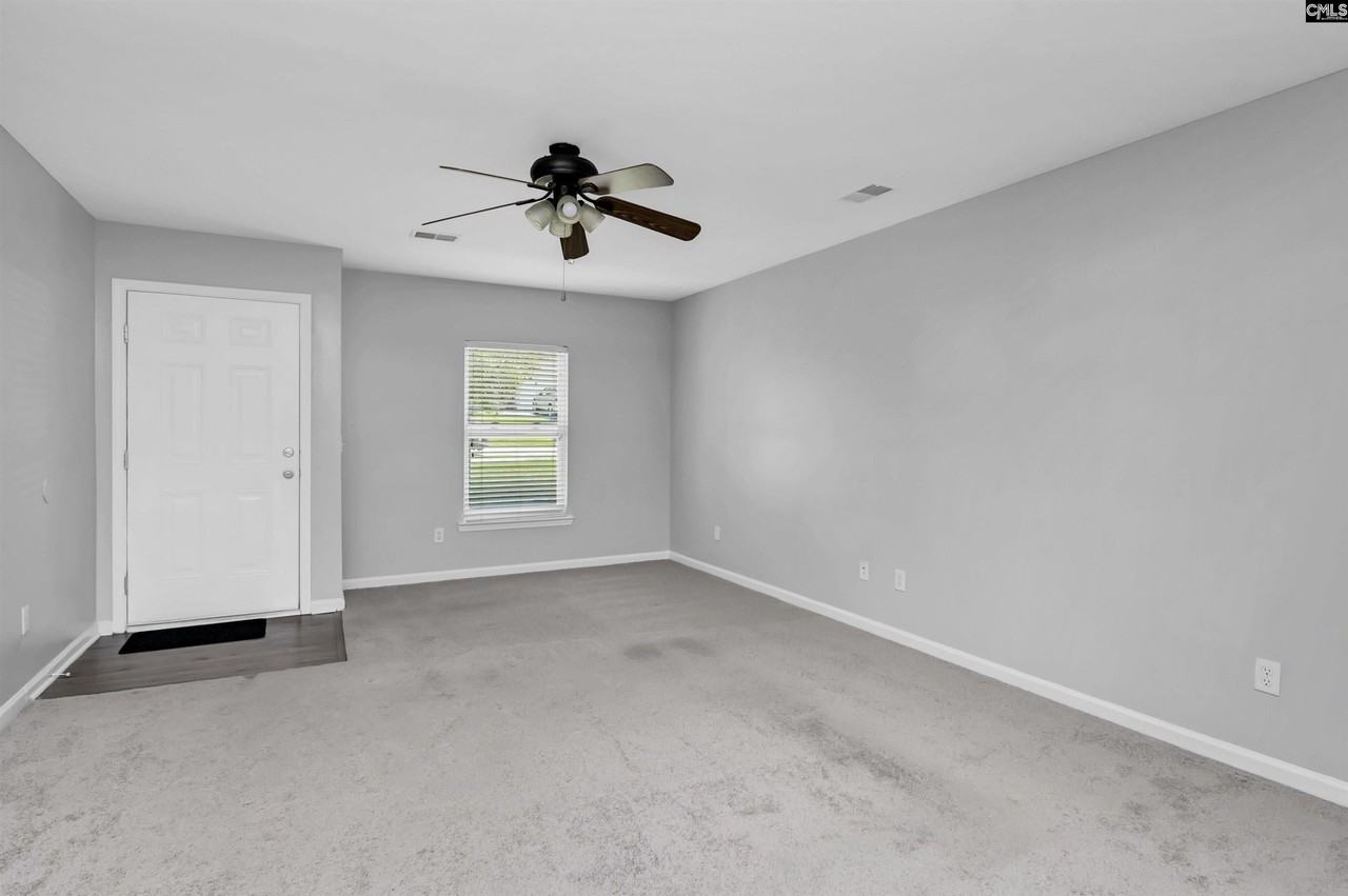 141 Wigmore Ln - Photo 4 of 39
