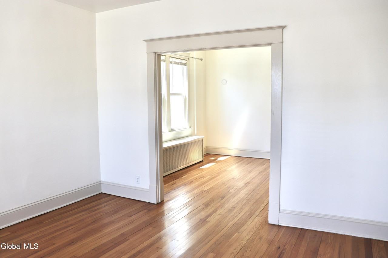 628 N Pearl St - Photo 7 of 32