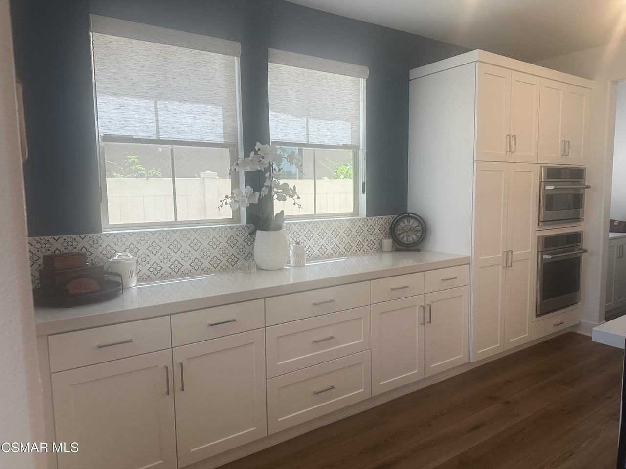 680 Edward Scholle Dr - Photo 3 of 35