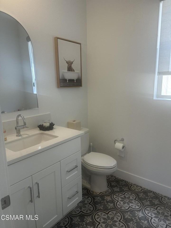 680 Edward Scholle Dr - Photo 7 of 33