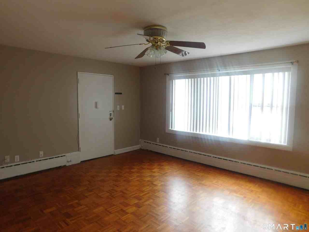 45 Oakview Cir #203 - Photo 2 of 9