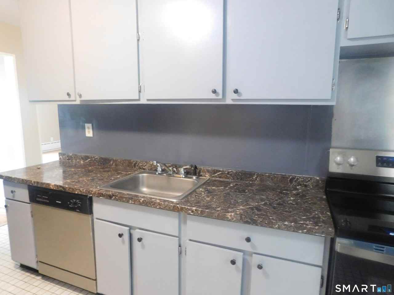 45 Oakview Cir #203 - Photo 4 of 9
