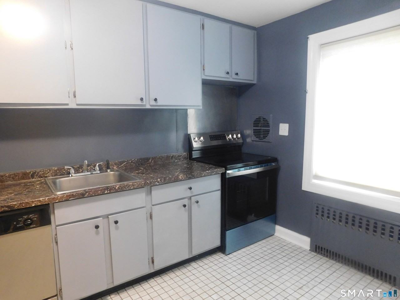 45 Oakview Cir #203 - Photo 5 of 9