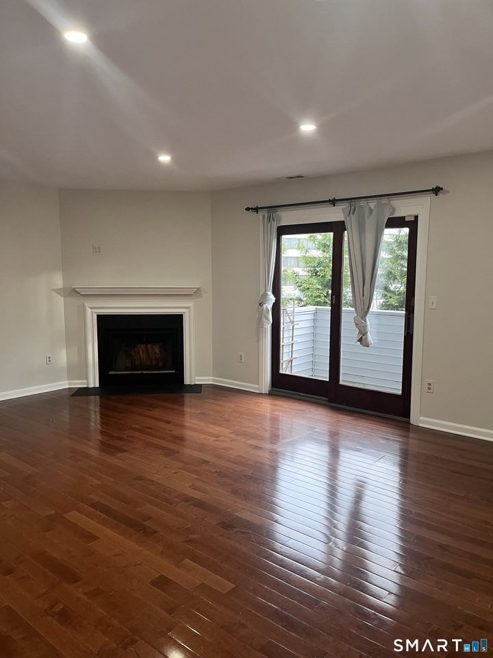 2700 Bedford St #O - Photo 6 of 18