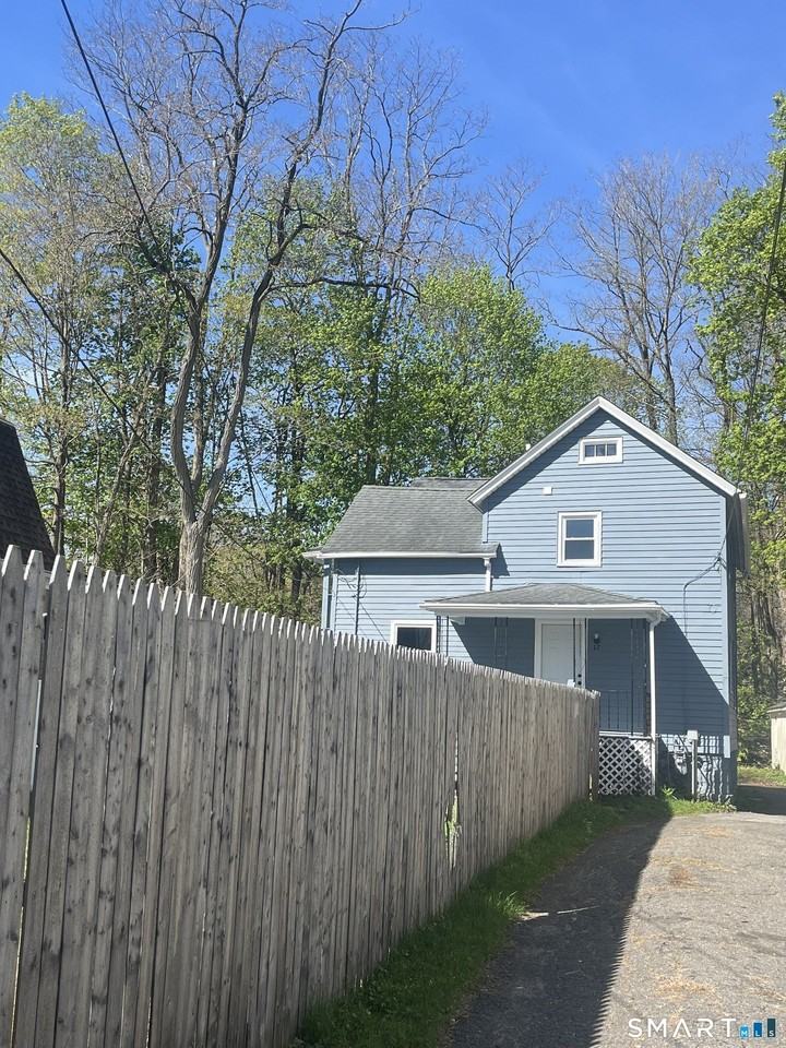 17 Woodbine St - Photo 2 of 25