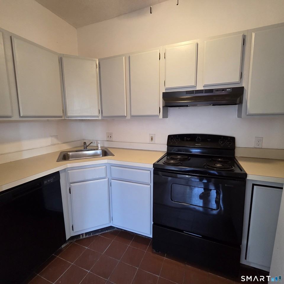 52 Atwood St #3B - Photo 6 of 15