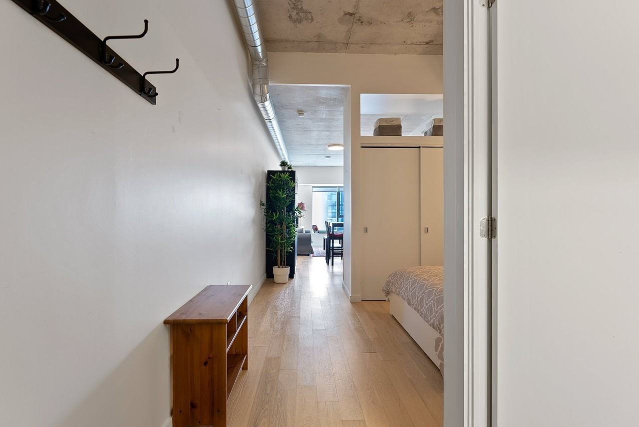170 Bayview Ave - Photo 2 of 31