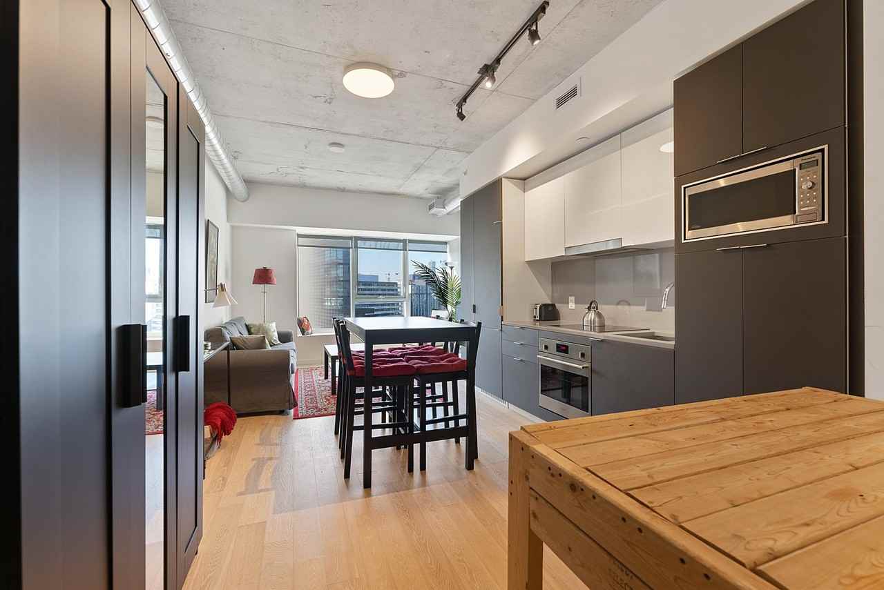 170 Bayview Ave - Photo 7 of 31