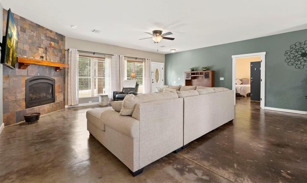421 Sweetbough St - Photo 4 of 25