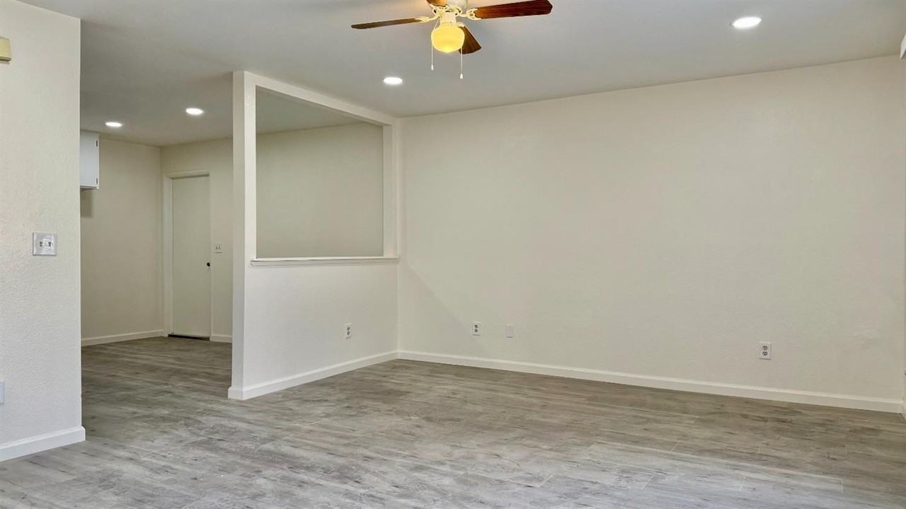 2447 Knowlwood Dr - Photo 2 of 13