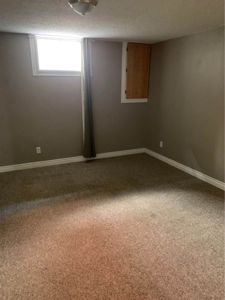 215 Trader Cres Lowr - Photo 3 of 17