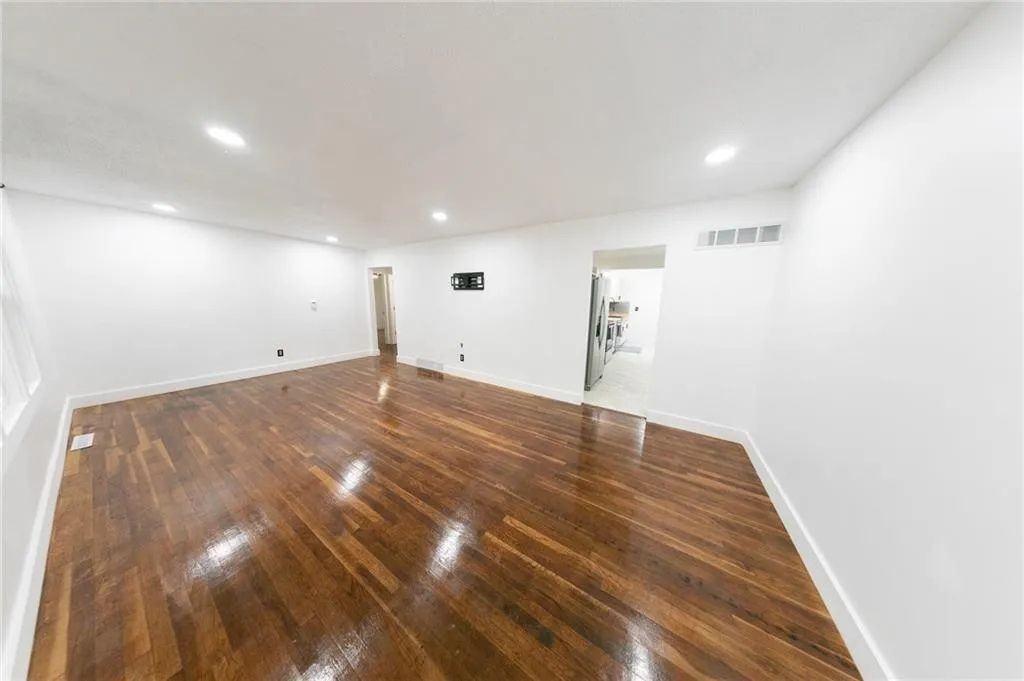 406 7th Ter #1 - Photo 2 of 15