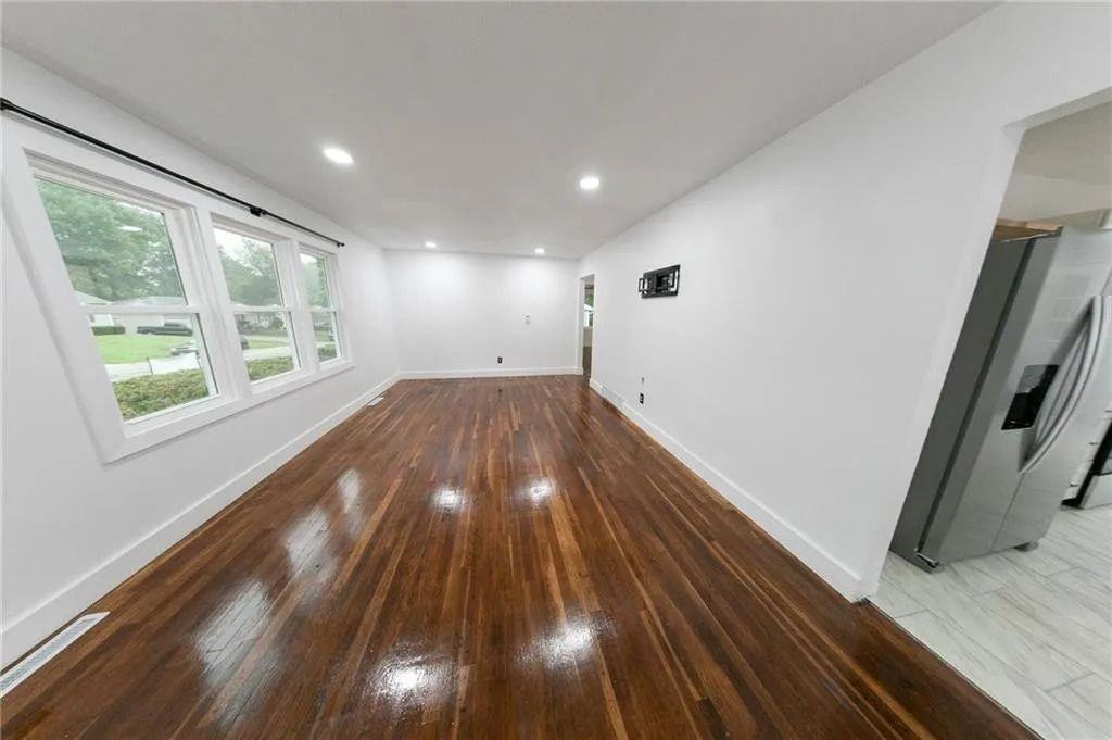 406 7th Ter #1 - Photo 3 of 15