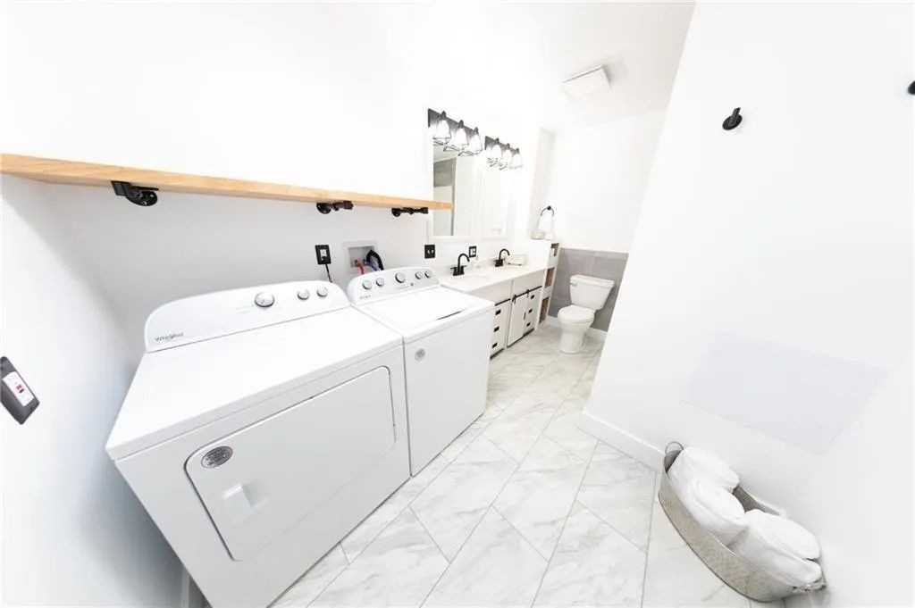 406 7th Ter #1 - Photo 5 of 15