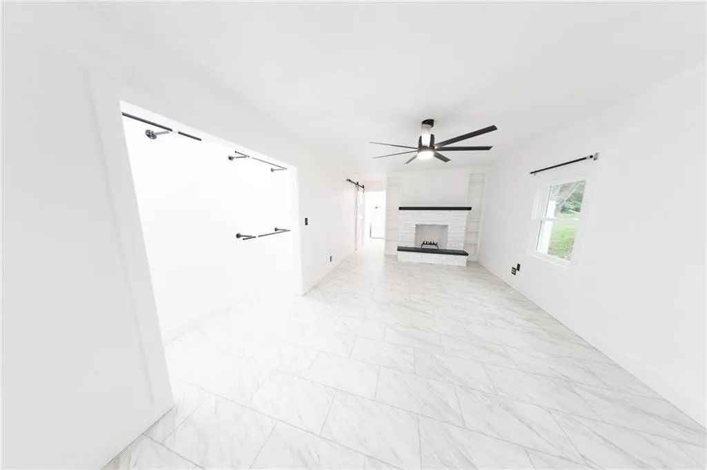 406 7th Ter #1 - Photo 7 of 15