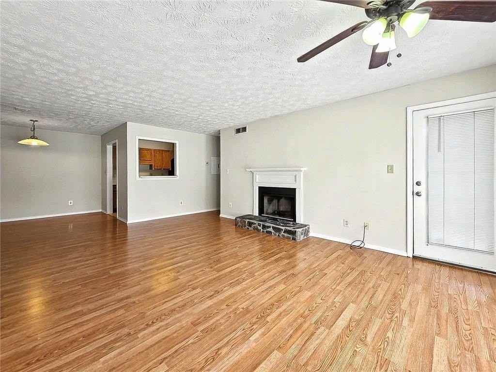 1702 Country Park Dr Se - Photo 6 of 36