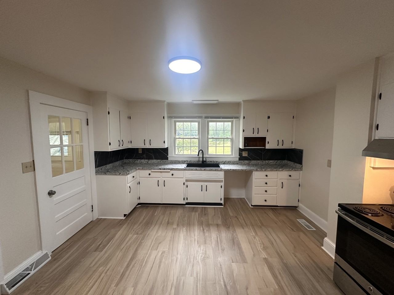 5256 Irish Rd #1 - Photo 7 of 17