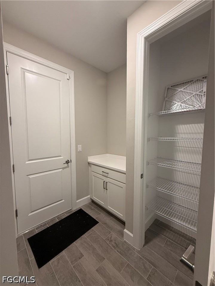 107 Sw 34th Pl - Photo 3 of 26