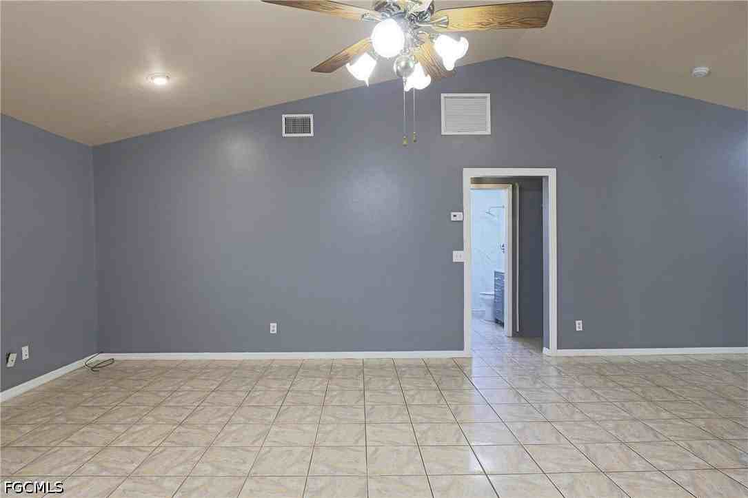 3818 Sw 7th Pl - Photo 6 of 17
