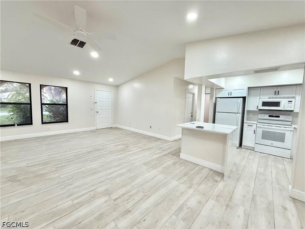 1420 Se 19th St - Photo 4 of 10