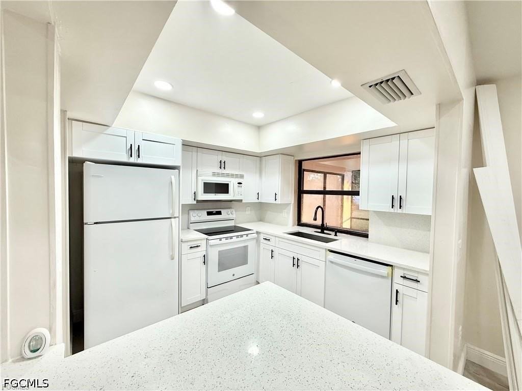 1420 Se 19th St - Photo 5 of 10