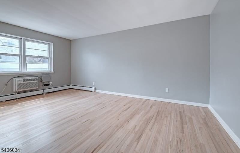 138 Roseland Ave - Photo 5 of 10