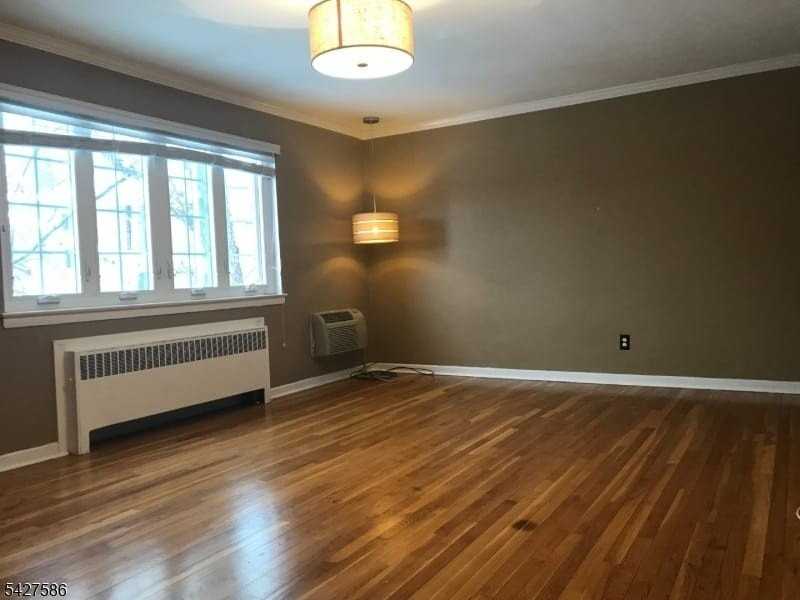 7 Troy Dr #B - Photo 4 of 12